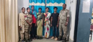 जिला कोंडागांव अंतर्गत फरसगांव पुलिस का 'ऑपरेशन तलाश' सफल: दो दिन से लापता दो महिलाएं सकुशल घर लौटीं, परिजनों ने जताया आभार