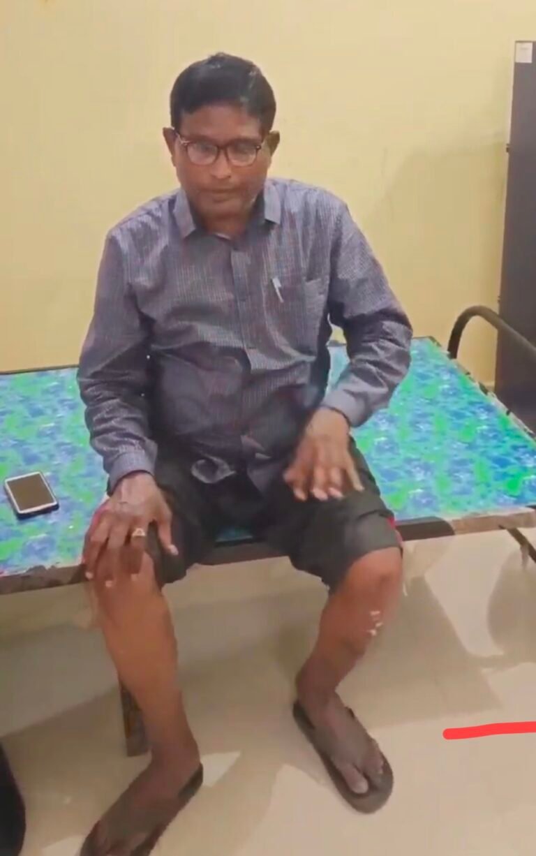 नायब तहसीलदार 15000 रूपये रिश्वत लेते रंगे हाँथ पकडे गए।